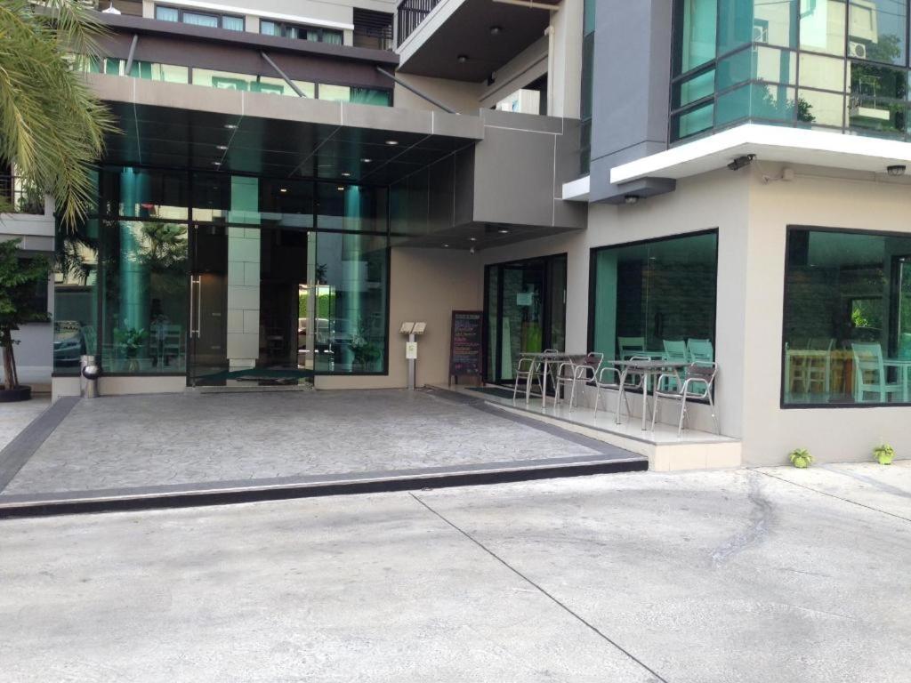 Ipremium Sukhumvit 81 Hotel Bangkok Kültér fotó