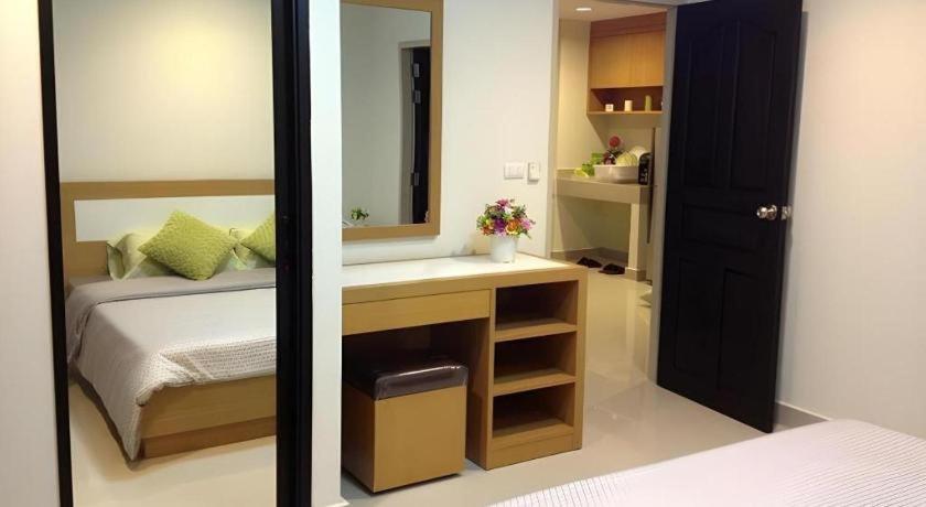 Ipremium Sukhumvit 81 Hotel Bangkok Kültér fotó
