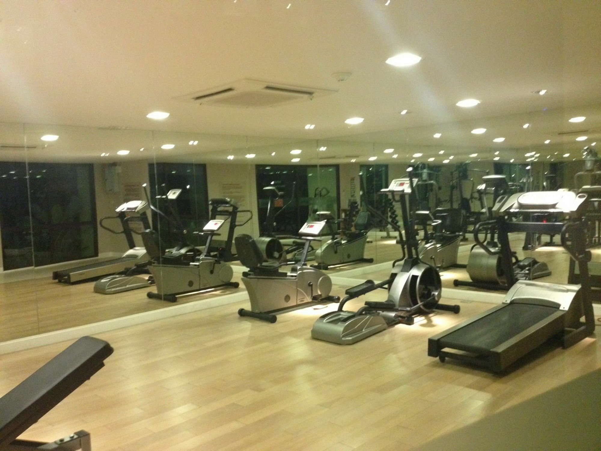 Ipremium Sukhumvit 81 Hotel Bangkok Kültér fotó